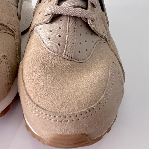 NIKE - Air Huarache By Nike AA0524-200 - Picture 9 of 15